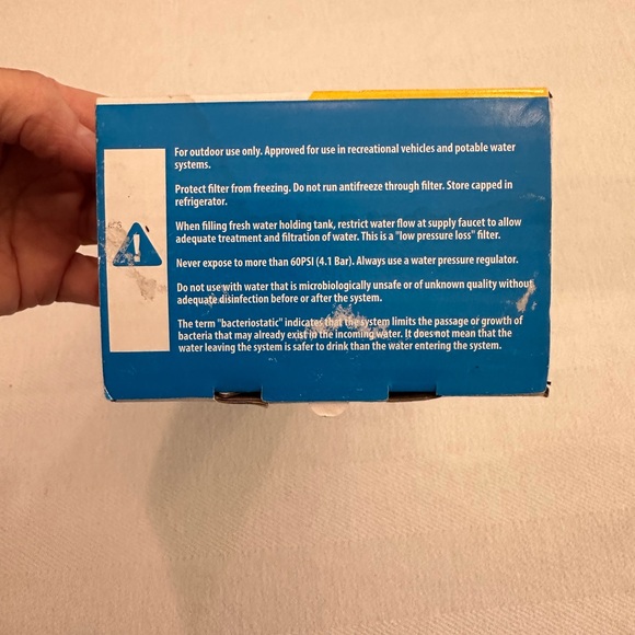 Camco TastePURE RV Water Filter with Flexible Hose Protector (model 40043) - Picture 6 of 8